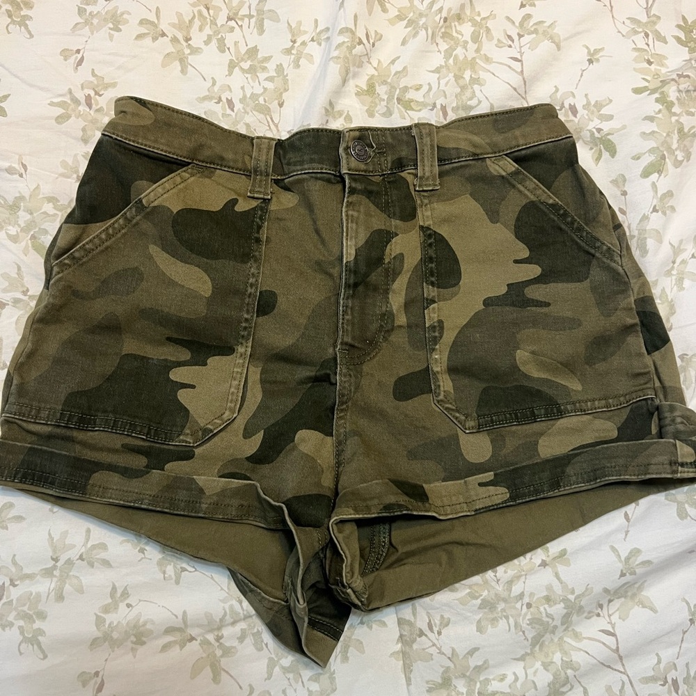 Hollister Green Cargo Shorts with Camouflage Print